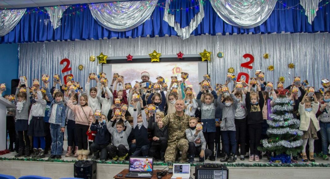 "Допомога Схід" запускає на Донбасі акцію для дітей"Чудеса Святого Миколая"
