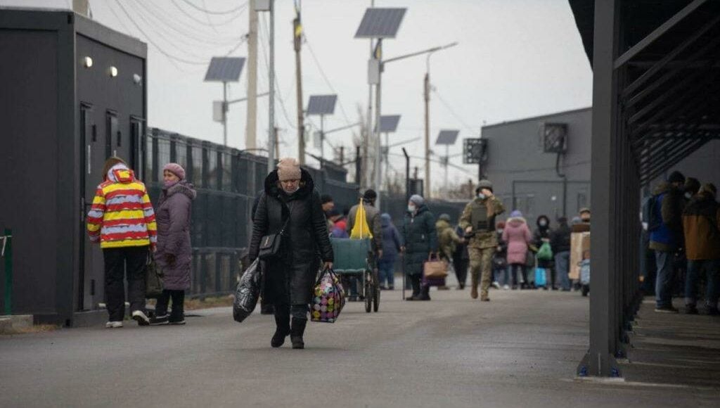 Стало відомо, як проходив пропуск людей на КПВВ в ОРДЛО в режимі загострення бойових дій на Донбасі