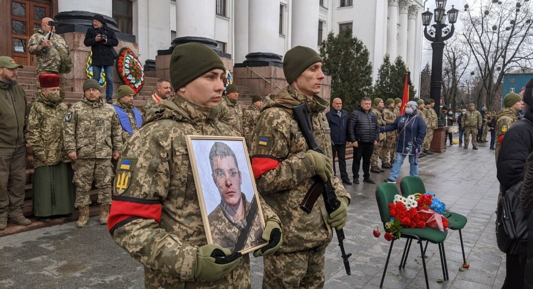 В Краматорске попрощались с убитым снайпером НВФ воином на Донбассе (фото)