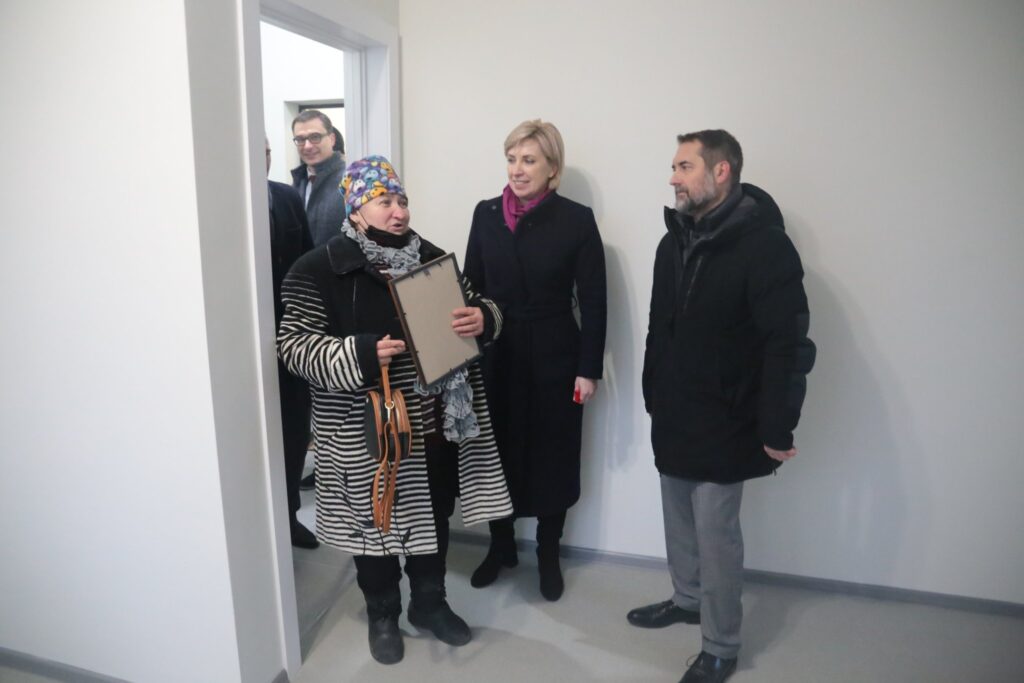 На Луганщнине при поддержке правительства Германии обустроили дом для переселенцев. Фото: ЛугОГА