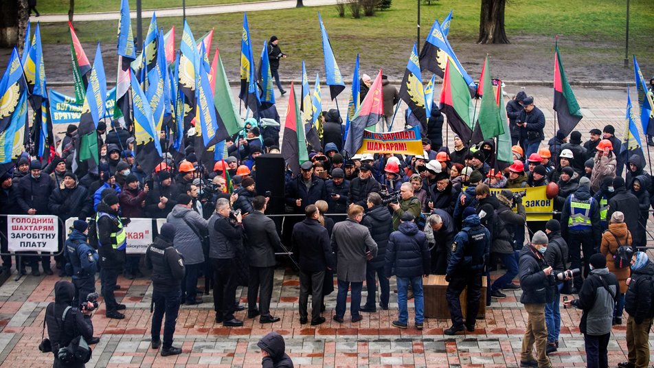 В Киеве на всеукраинскую акцию протеста вышли шахтеры (видео)