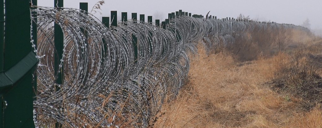 Стокилометровый забор построили на Луганщине на границе с Россией: глава ЛугОГА уверен, что сил ВСУ хватит для ее защиты в случае угрозы