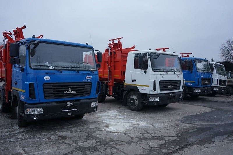 Коммунальщики Краматорска получили новые мусоровозы