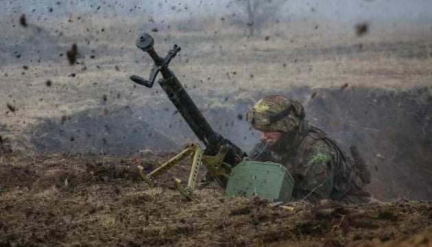 Артиллерия войск РФ ведет огонь по позициям украинских воинов в районе Донецка
