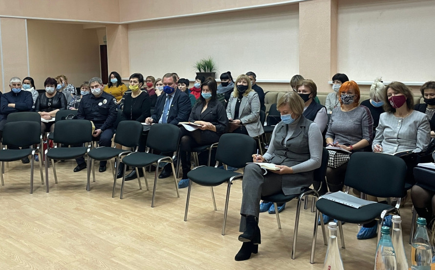Педагоги Покровского района обсудили пищевую безопасность в школах громады