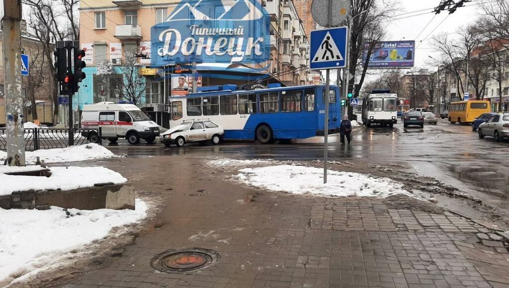 В центре оккупированного Донецка из-за ДТП остановились троллейбусы № 14 (фото)