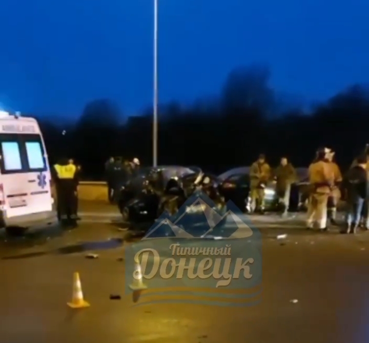 В оккупированном Донецке произошло крупное ДТП в районе Донбасс Арены: пострадали 6 человек 