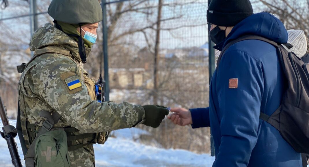 В ГПСУ рассказали, сколько человек пропустили в ОРДЛО на КПВВ за неделю 