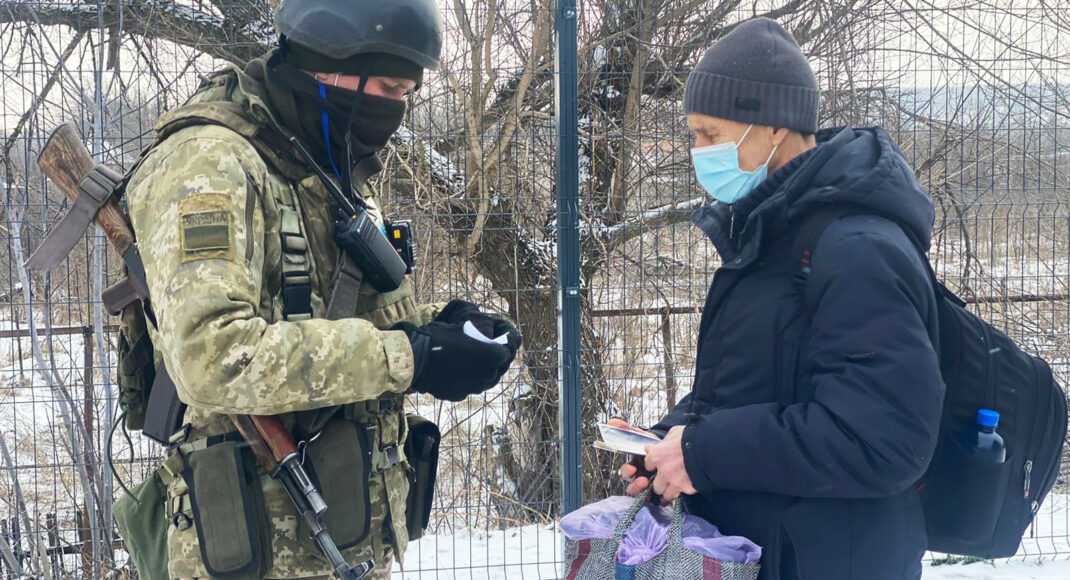 В ГПСУ рассказали, сколько человек пропустили в ОРДЛО на КПВВ за неделю