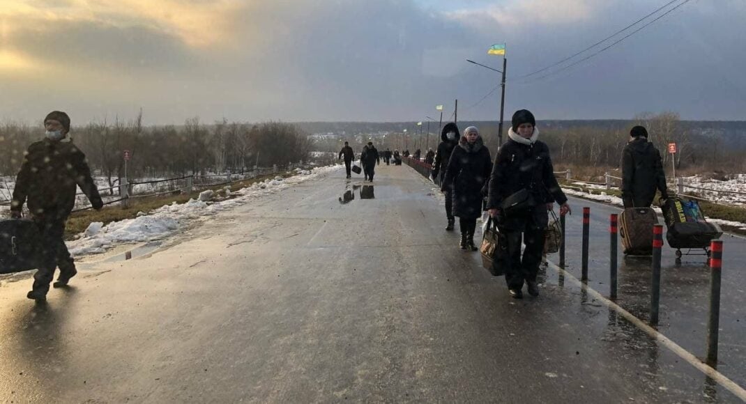 Стало известно, сколько человек прошло в ОРДЛО на КПВВ за сутки 