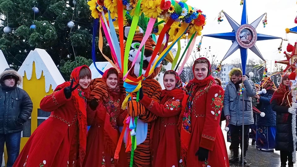 На центральній площі Краматорська проводять Різдвяний передзвін (фото)