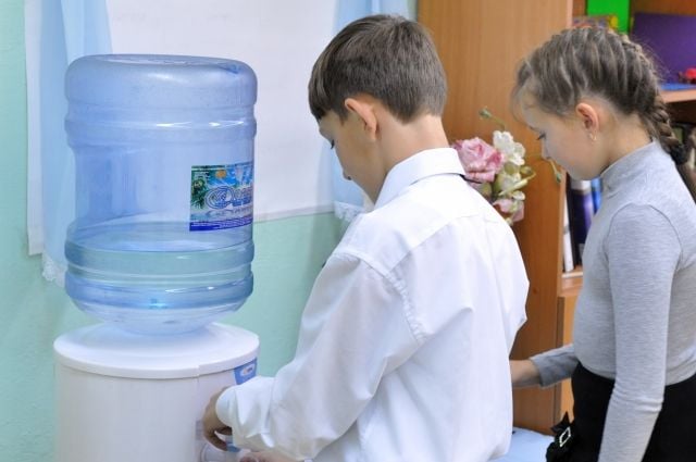 Жителі Краматорська просять встановити в школах кулери з безкоштовною питною водою для учнів