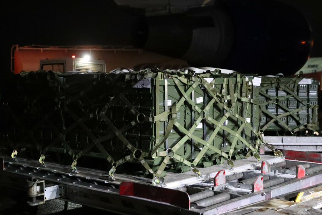 Первую партию пакета безопасности помощи ВСУ от США на сумму 200 миллионов долларов доставили в Украину