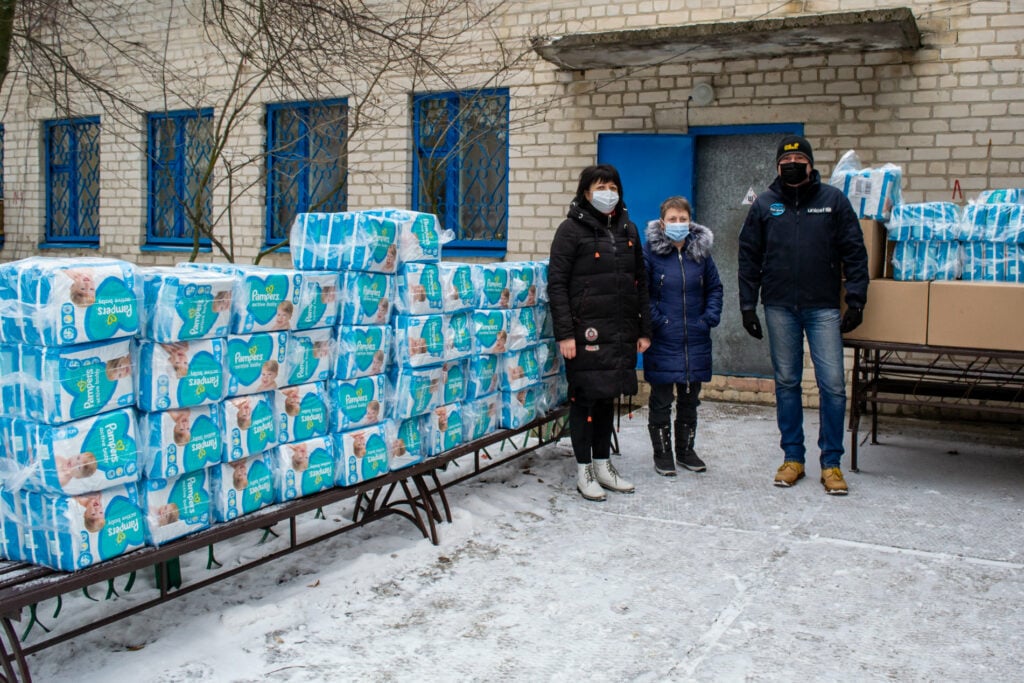 В больницы и центры Славянской и Лиманской громад от фонда ООН привезли благотворительные грузы для детей