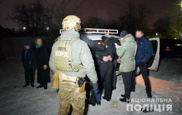 Полиция задержала банду грабителей, обчищавших дома на Донетчине (видео, фото)  