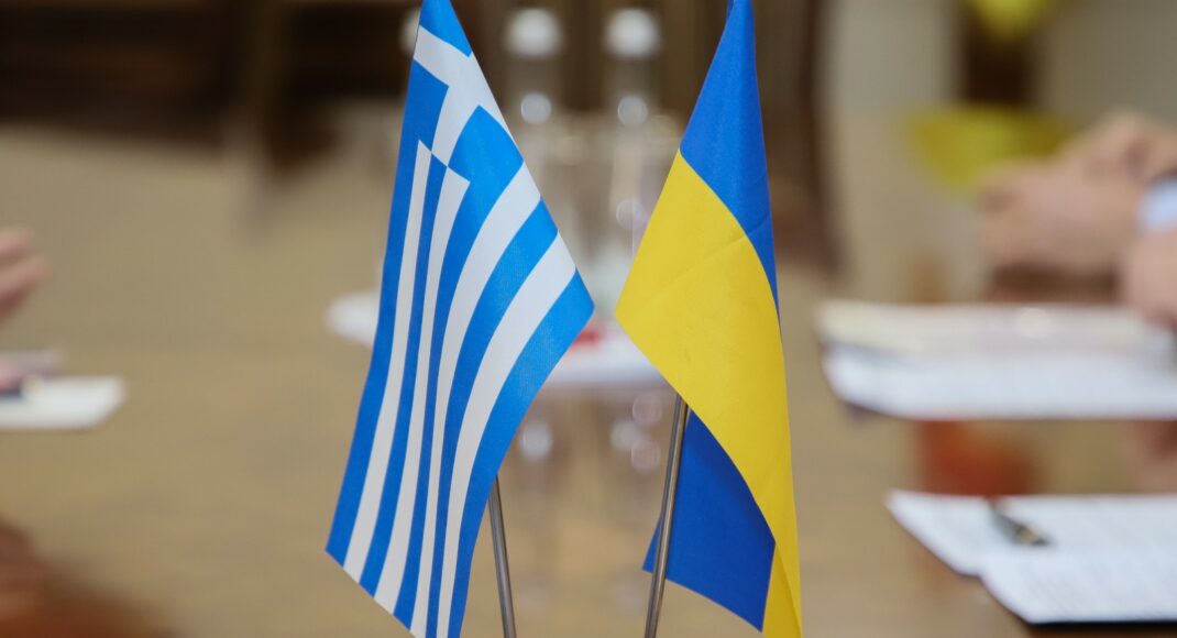 Глава МЗС Греції має намір провести телефонну розмову з Кулебою через загибель греків у перестрілці на Донеччині