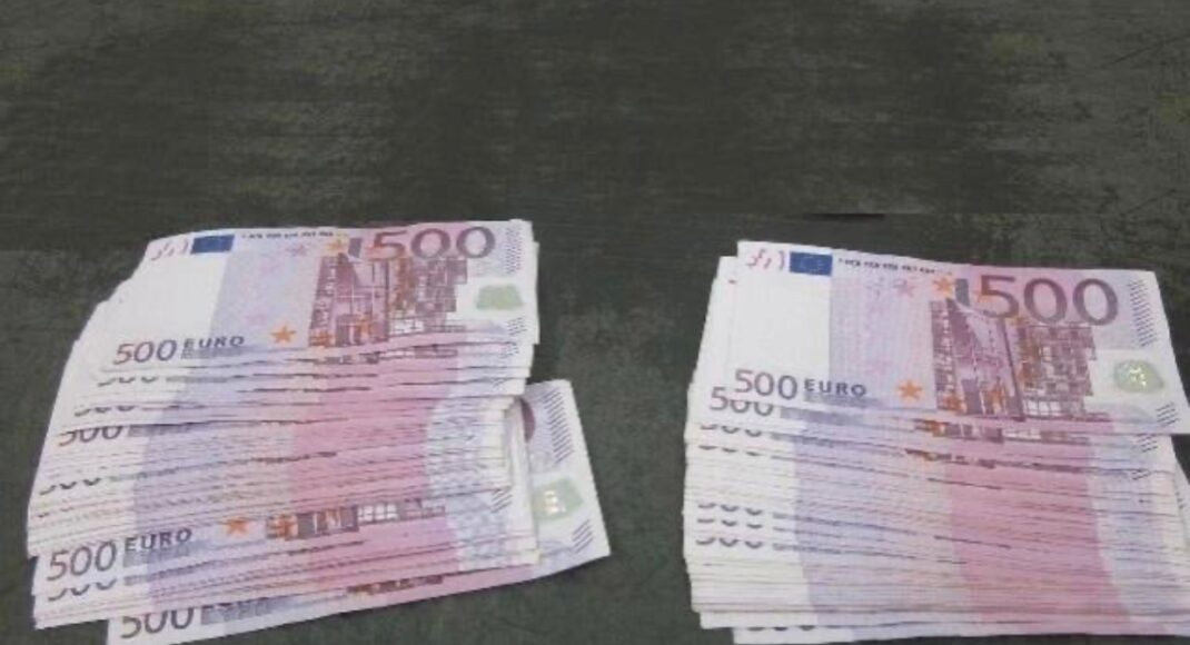В РФ житель ОРДО хотел провезти крупную сумму денег контрабандой через таможню
