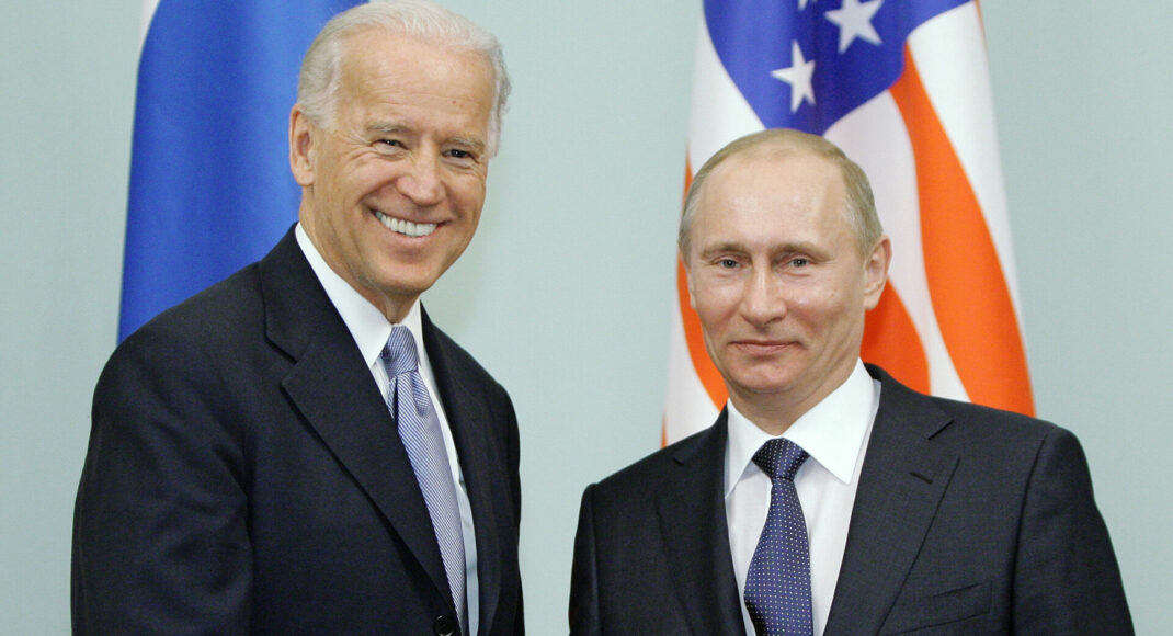 Байден і Путін погодилися провести саміт з безпеки, запропонований Макроном