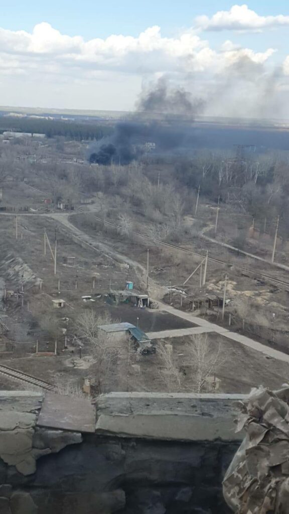 В Счастье поле обстрела оккупантов загорелся склад на ТЭС (фото)