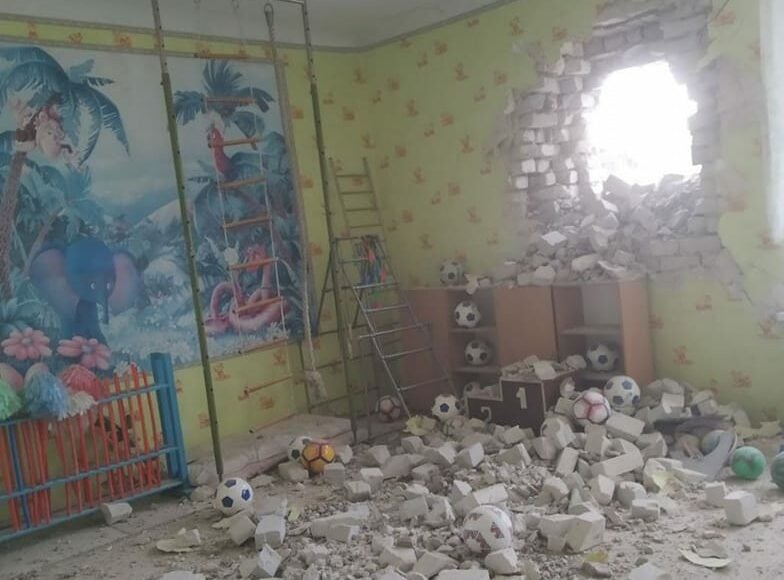 У Станиці Луганській під обстріл окупантів потрапив дитячий садок (фото)