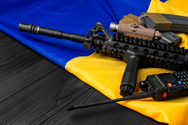 "Даём оружие всем патриотам, которые готовы применить его против врага":  Резников обратился к украинцам