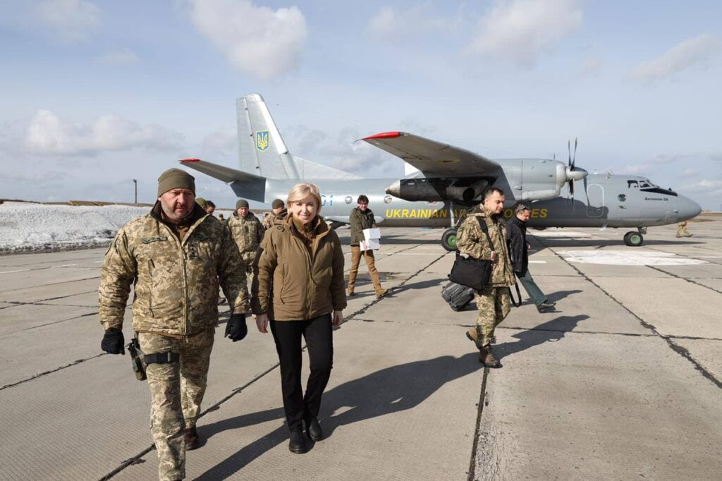 Верещук и нардепы приехали на Донбасс (фото)