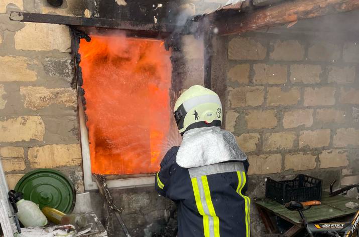 За добу рятувальники Донеччини ліквідували 4 пожежі, одна з яких виникла внаслідок обстрілу Бахмуту