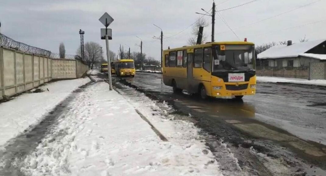 Сьогодні гуманітарними коридорами евакуювали 3 810 осіб, - ОП