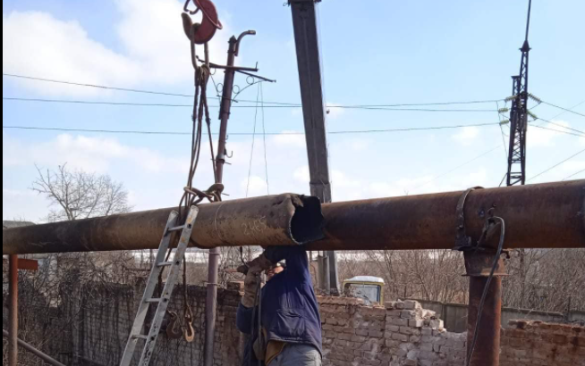 На Луганщині не встигають відновлювати подачу води, світла та газу через постійні обстріли окупантами