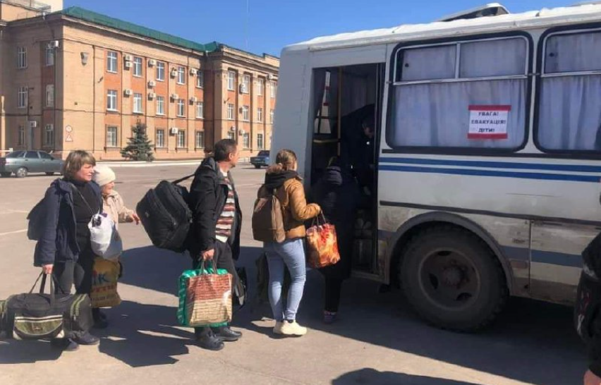 Во Львове ожидают жителей Луганщины: для эвакуации выделили дополнительный автобус