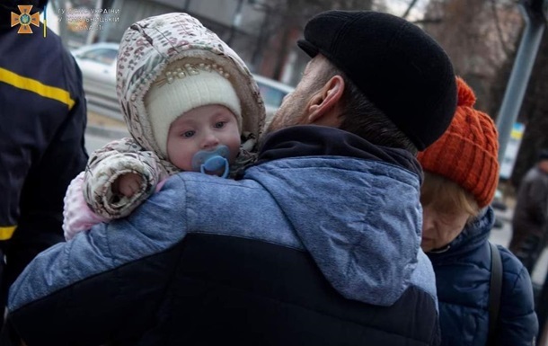 Денисова заявила, что в блокадном Мариуполе находится около 3 тысяч младенцев с мамами: есть проблемы с детским питанием