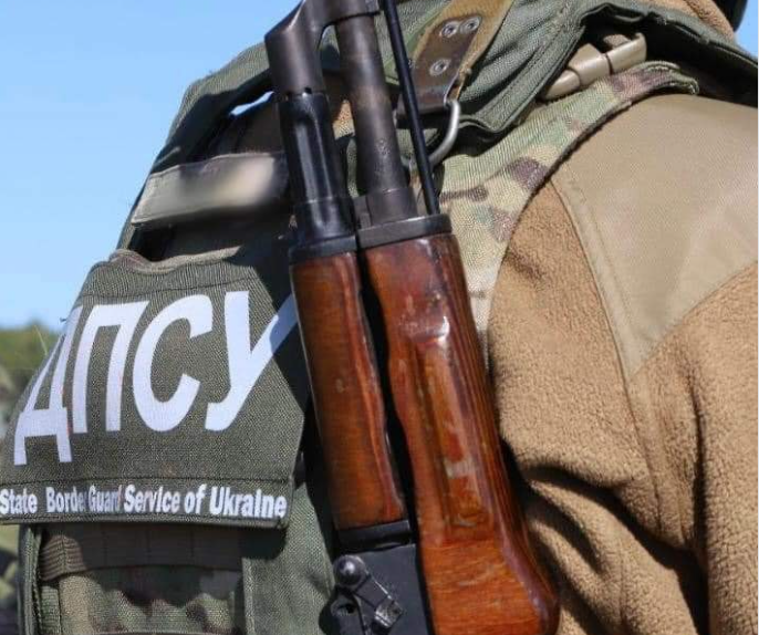 Украинские пограничники из пулеметов уничтожили группу "вагнеровцев" в Соледаре (видео)