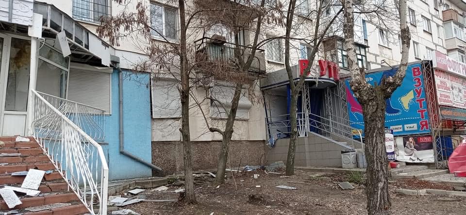 Северодонецк держит оборону, но войска РФ разрушают дома и инфраструктуру обстрелами