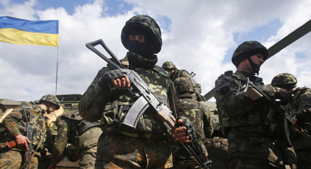 Українські військові у Рубіжному знищили ворожу БМП-1 (відео)