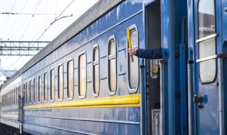 Из Донетчины сегодня в 15.00 отправят эвакуационный поезд Лиман - Львов