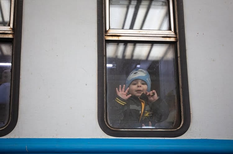 Денісова: окупанти примусово вивезли до Росії ще одну групу українських дітей