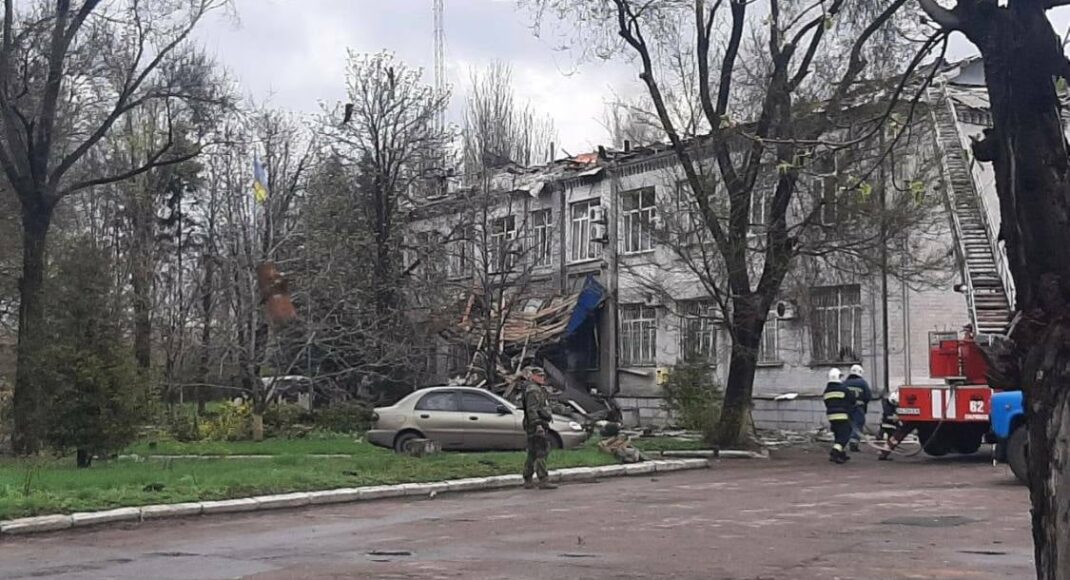 Російські окупанти обстріляли Слов'янськ, у Лимані "Ураганом" розбомбили Обласну лікарню