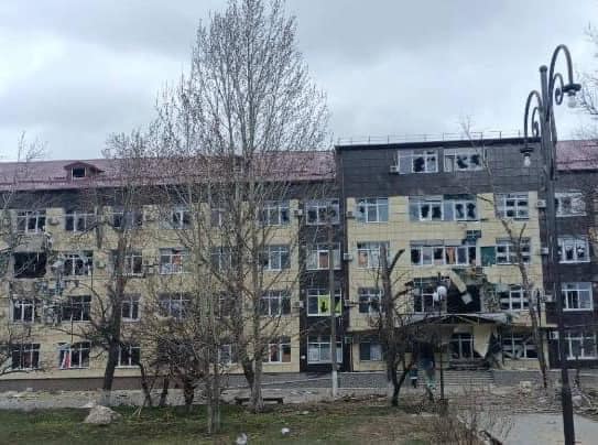 На Луганщине главврач разрушенной россиянами больницы начал сотрудничать с кадыровцами