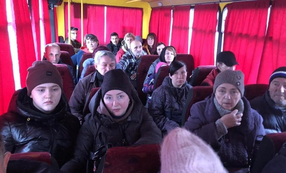 Из Луганщины удалось вывезти более 300 человек, несмотря на блокировку оккупантами эвакуации