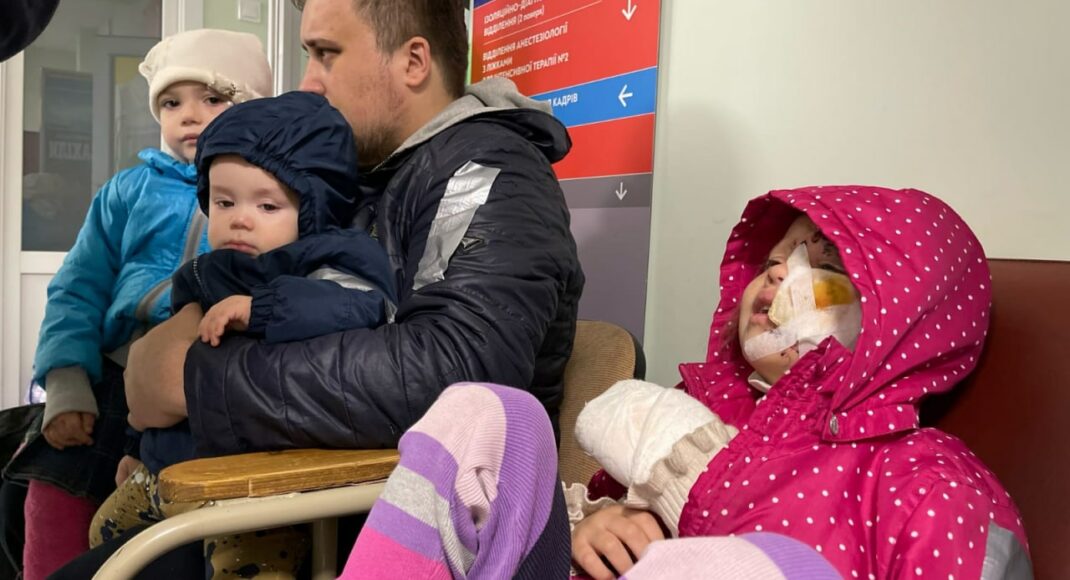 Во Львов привезли семьи из Донетчины и раненых детей с востока Украины (фото)