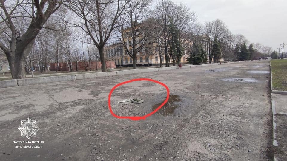Оккупанты рф начали минировать центр Лисичанска (фото)