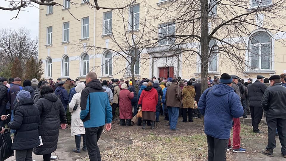 На Луганщині "Укрпошта" доставила вже понад 2 тис. пенсій одержувачам, попри постійні обстріли