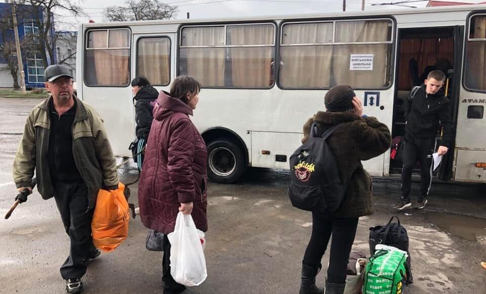 С Луганщины за сегодня эвакуировали более 100 человек