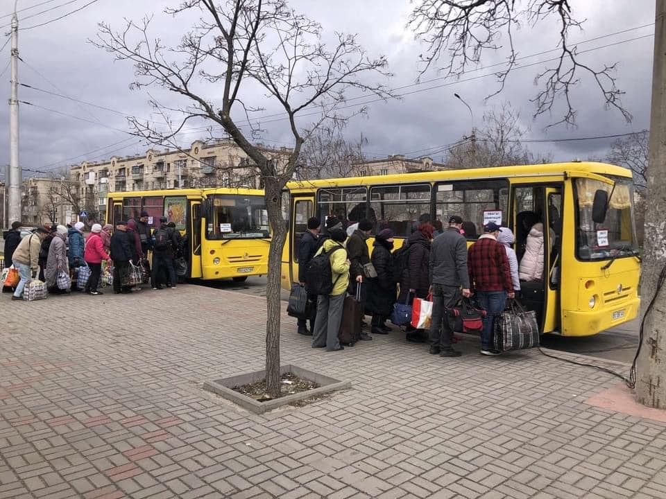 эвакуация с Луганщины продолжается