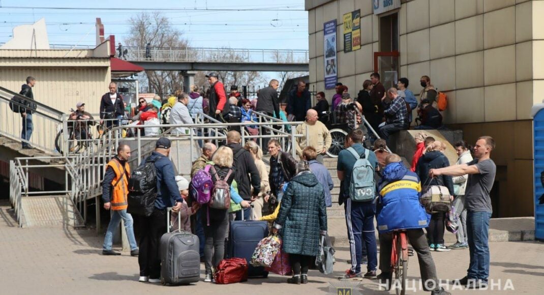 З Вугледара і Мар'їнки евакуювали близько 100 осіб