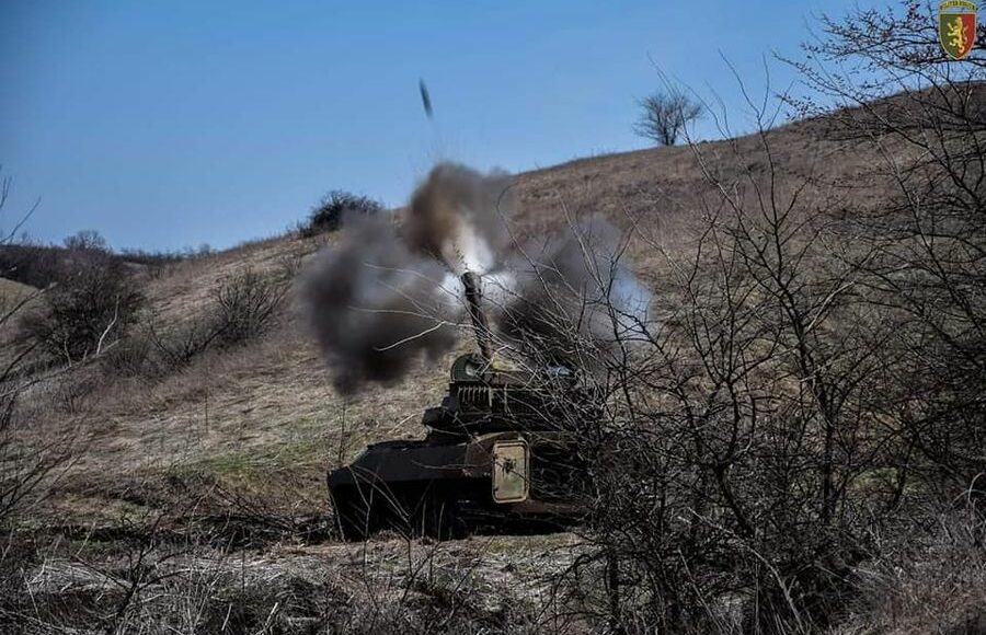 Окупанти продовжують здійснювати авіаудари по Маріуполю та Азовсталі, - Генштаб