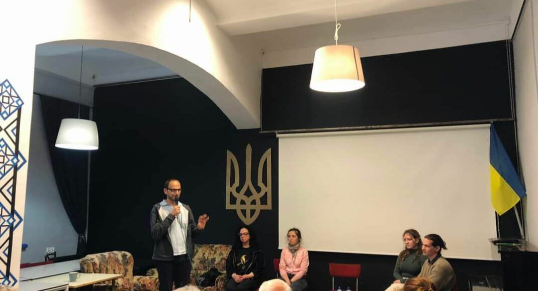 Українські актори у Гданську, розповіли, на які руїни перетворили російські окупанти Маріуполь