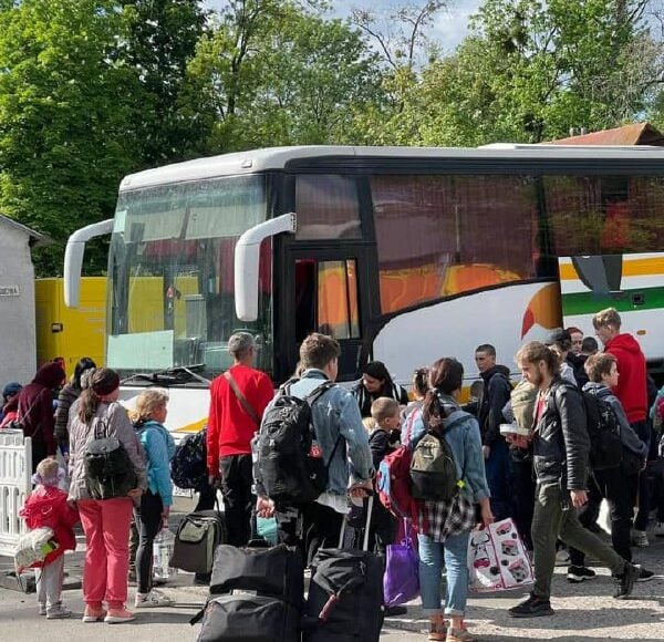 Зі Львова вперше направили на тимчасове проживання до Великобританії дітей-сиріт переселенців