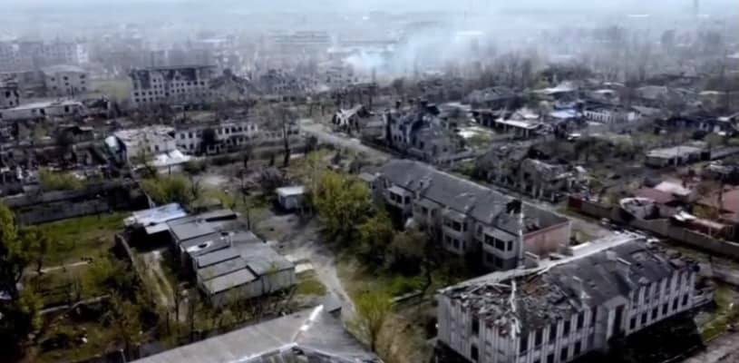 В разрушенном Рубежном оккупанты собираются раздавать жилье выехавших оставшимся жителям