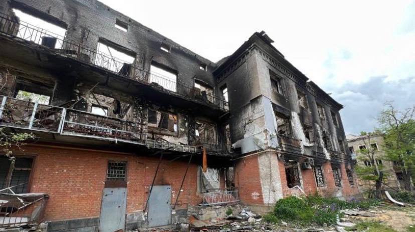 Знищений будинок у Сєвєродонецьку 